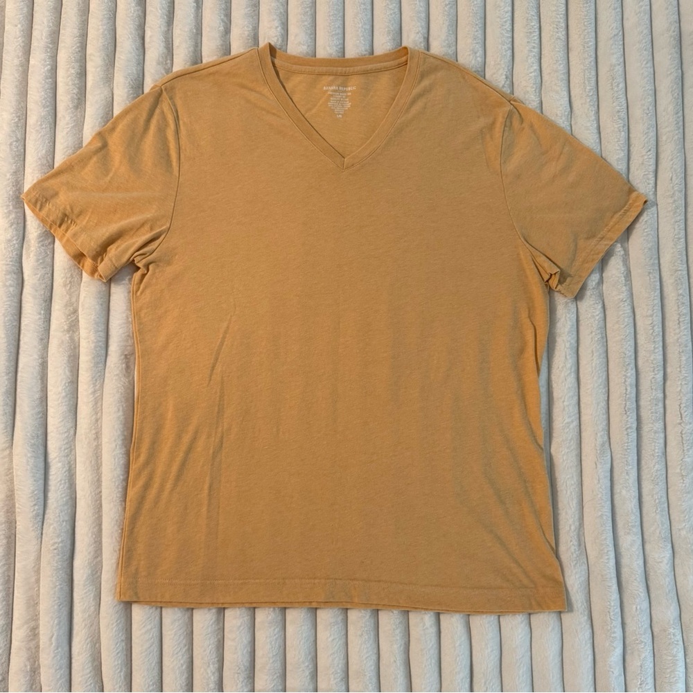 Men's Banana Republic Pale Orange V-Neck